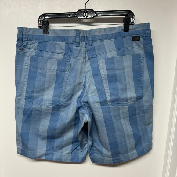 The North Face Mens Blue Checkered Plaid Explore Shorts Stretch Cotton Size 38 - Picture 2 of 11